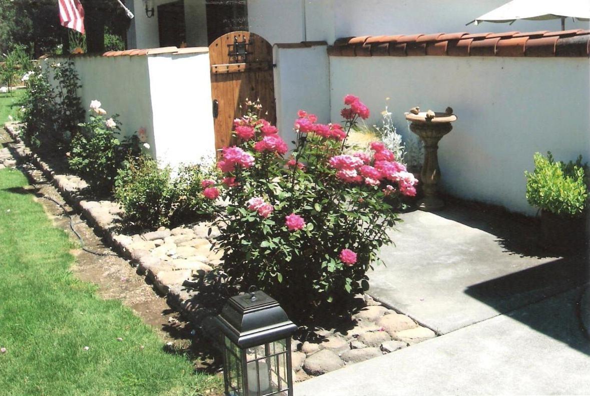 Spanish Villa Inn Света Елена Екстериор снимка