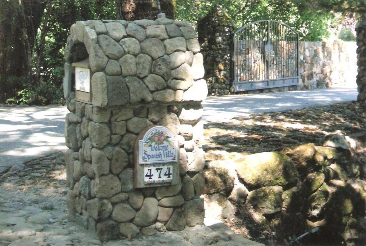 Spanish Villa Inn Света Елена Екстериор снимка