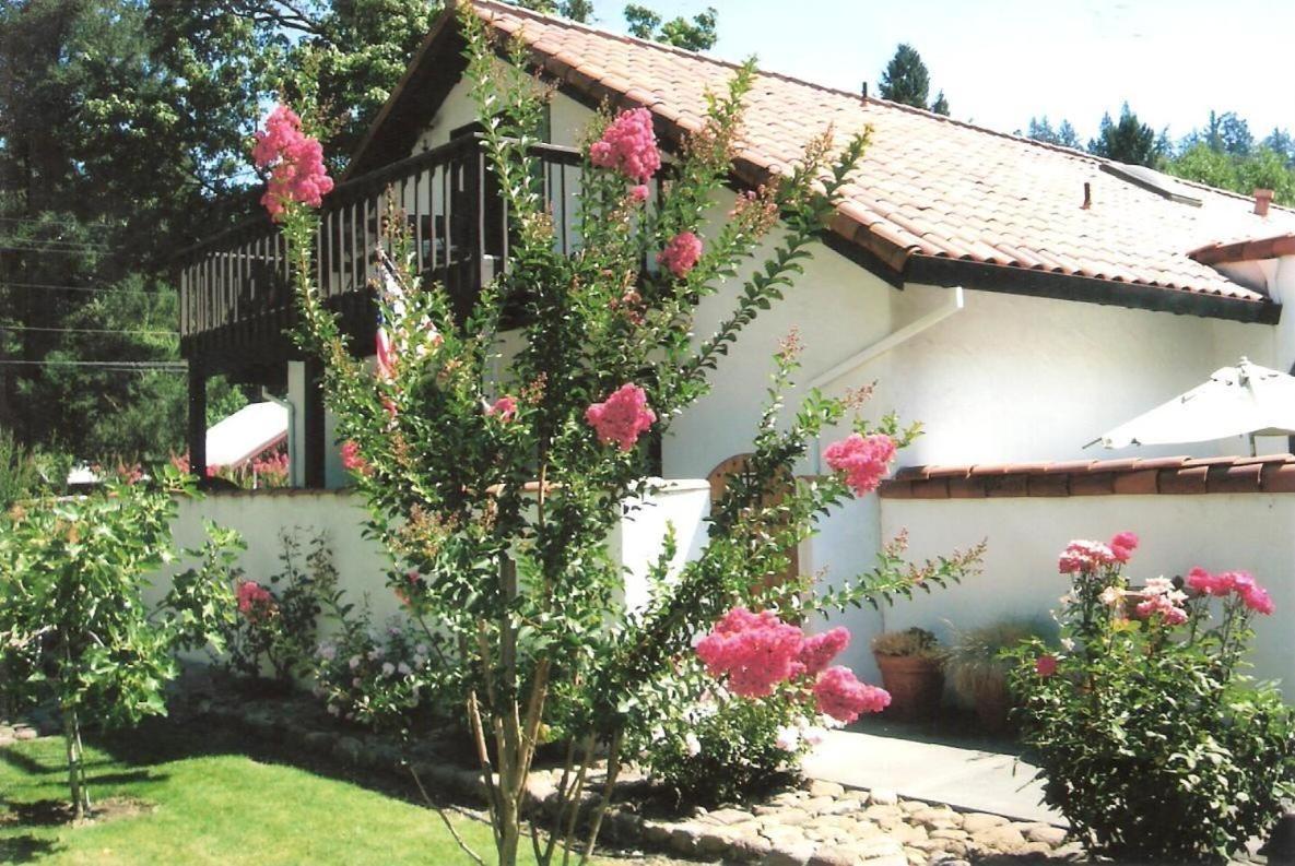 Spanish Villa Inn Света Елена Екстериор снимка