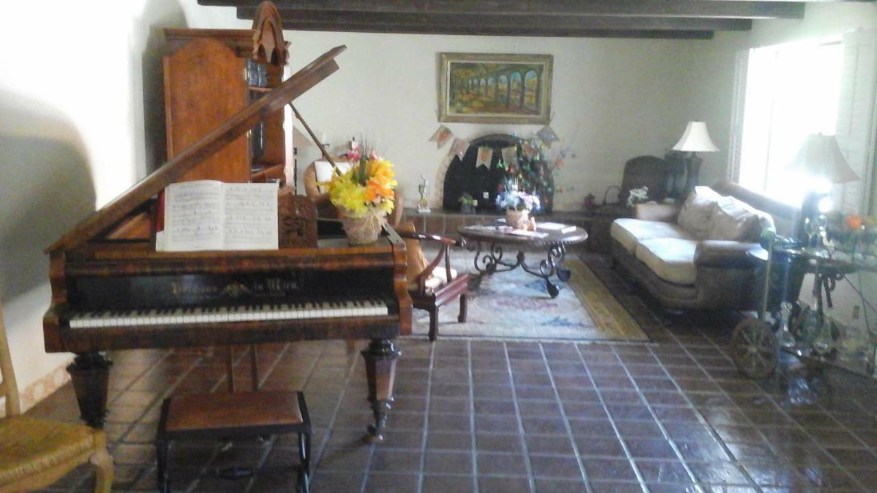Spanish Villa Inn Света Елена Екстериор снимка